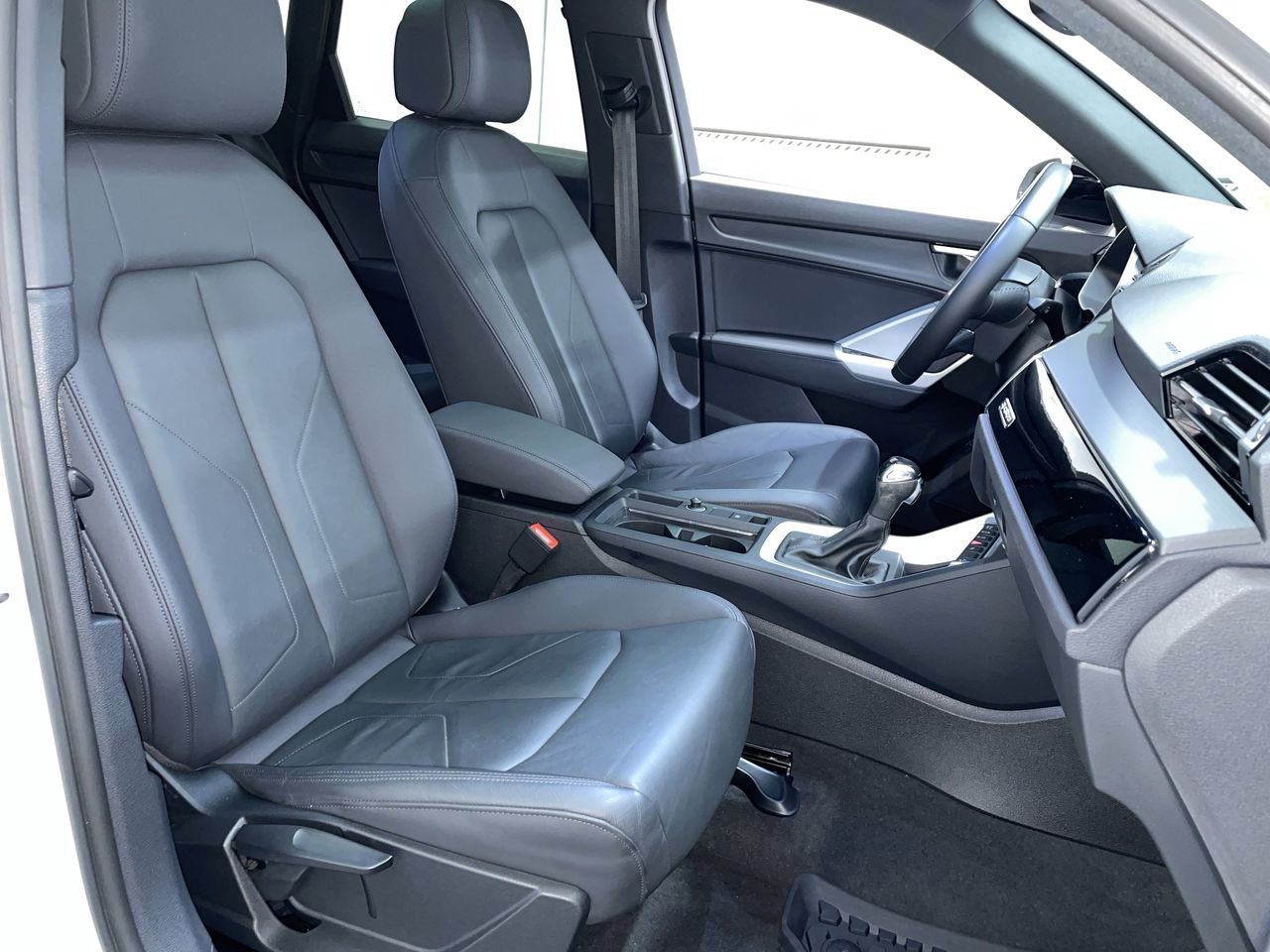 2022 Audi Q3 45 Komfort, Vancouver, Cash