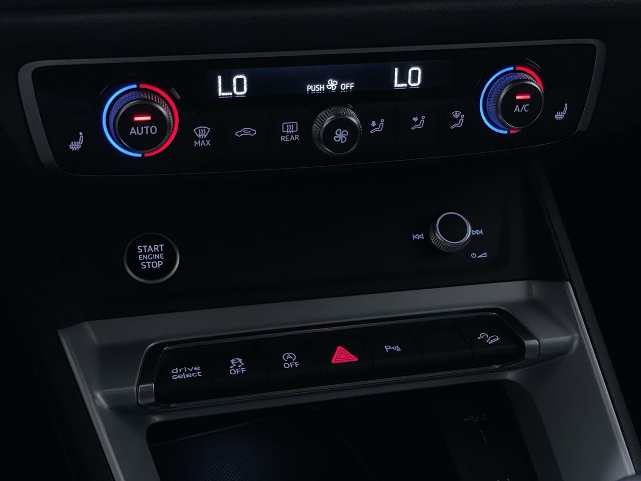 2022 Audi Q3 45 Komfort, Vancouver, Cash