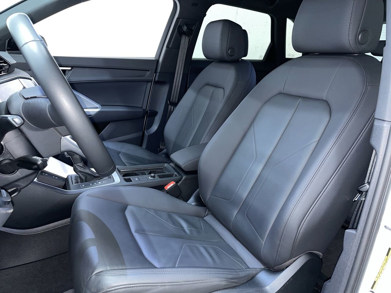 2022 Audi Q3 45 Komfort, Vancouver, Cash
