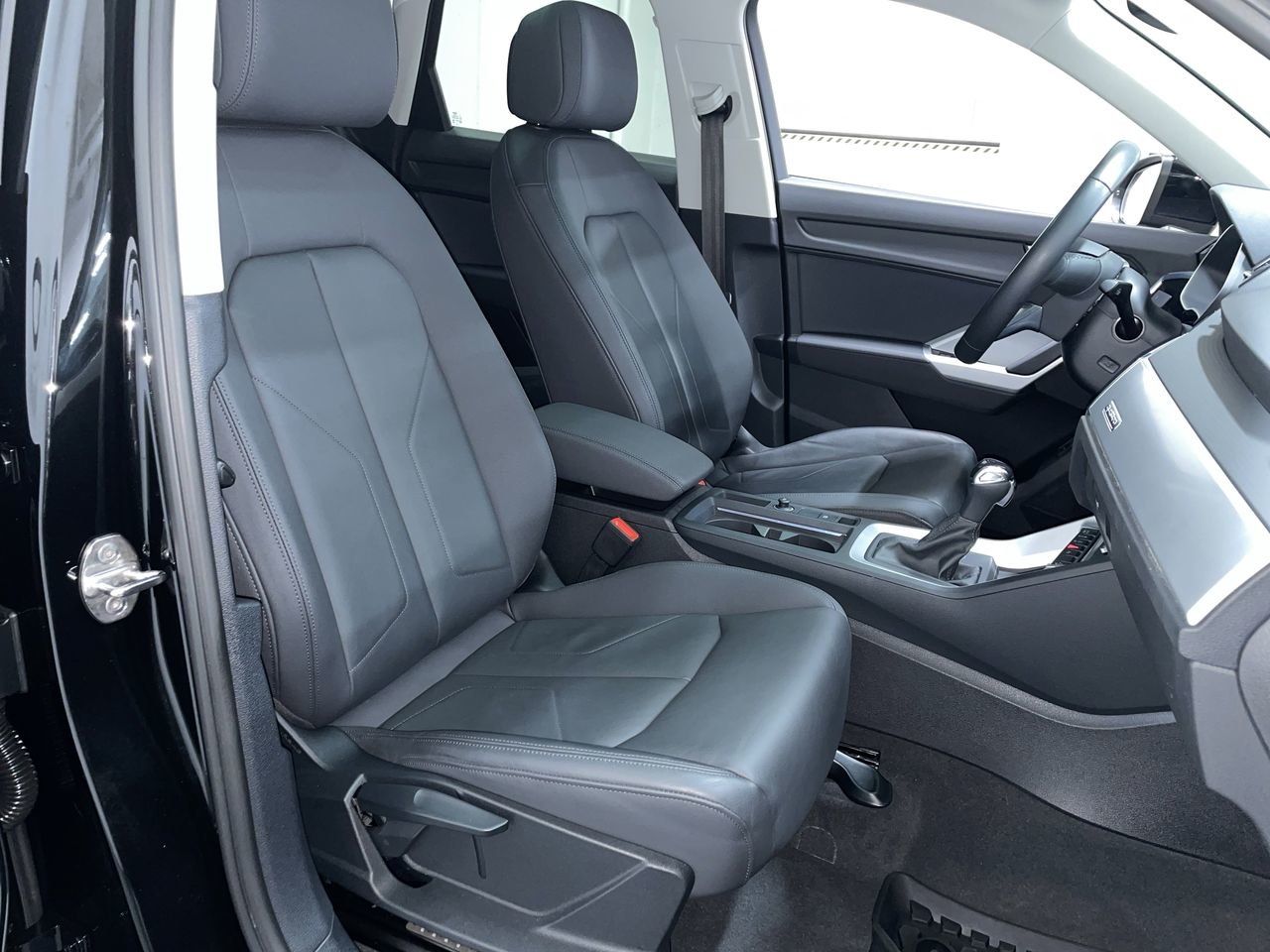2023 Audi Q3 40 Komfort, Vancouver, Cash