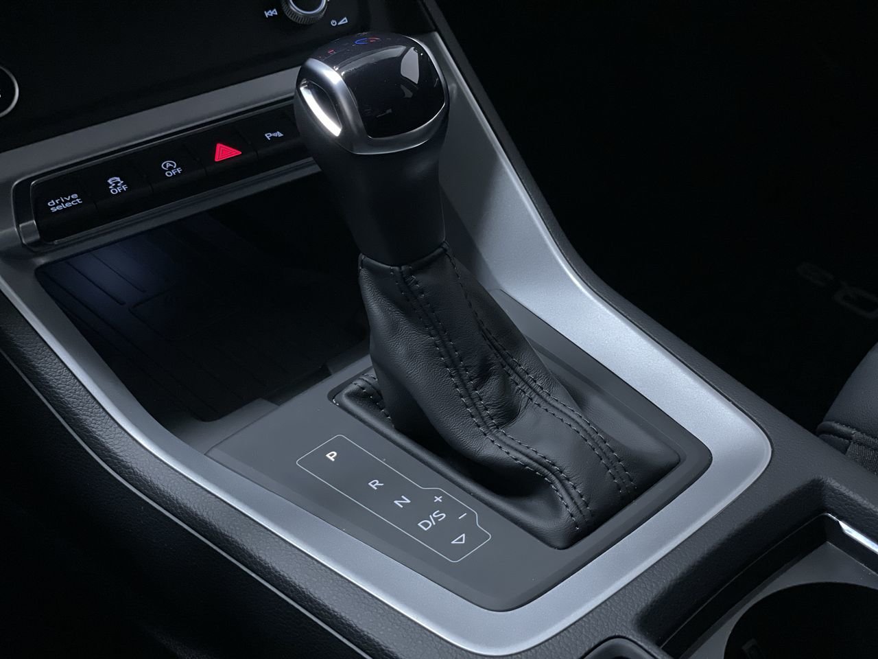 2023 Audi Q3 40 Komfort, Vancouver, Cash