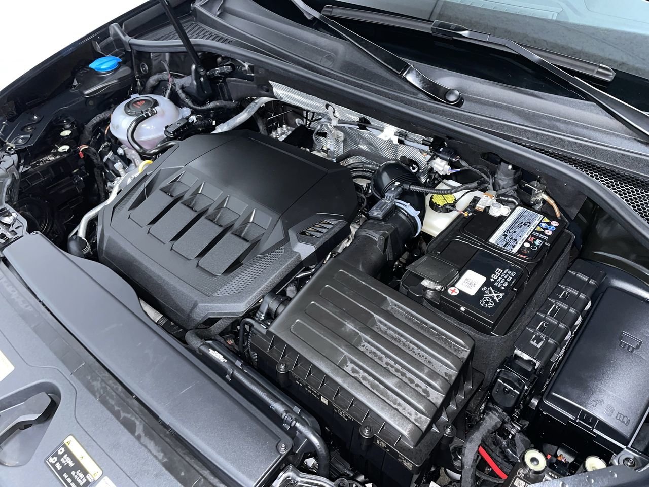 2023 Audi Q3 40 Komfort, Vancouver, Cash