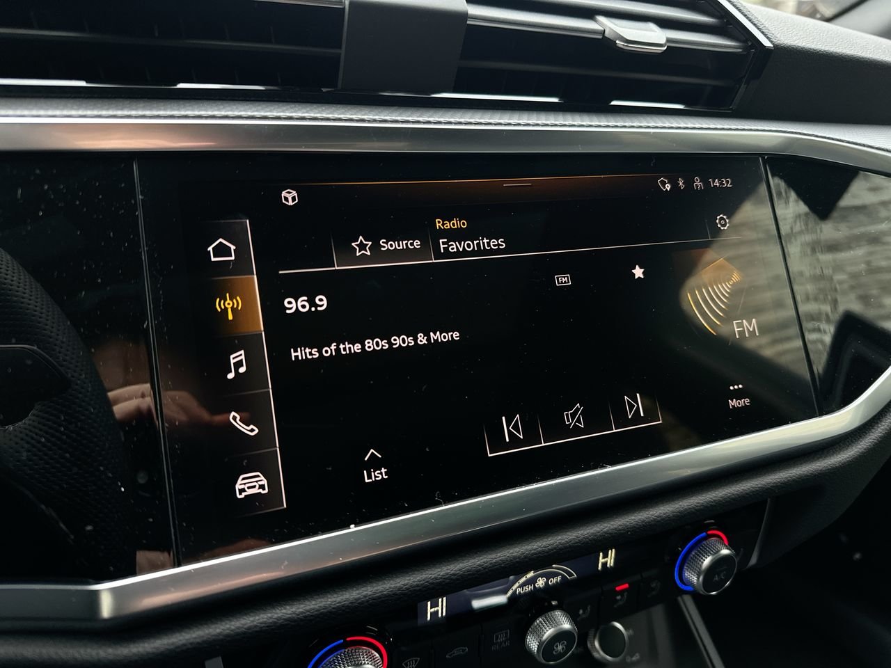 2025 Audi Q3 45 Progressiv, Vancouver, Cash