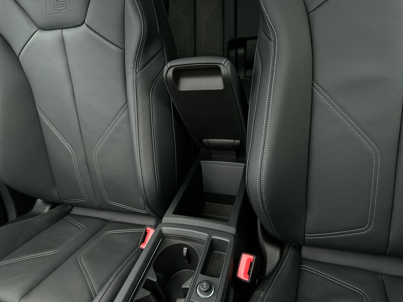 2025 Audi Q3 45 Progressiv, Vancouver, Cash