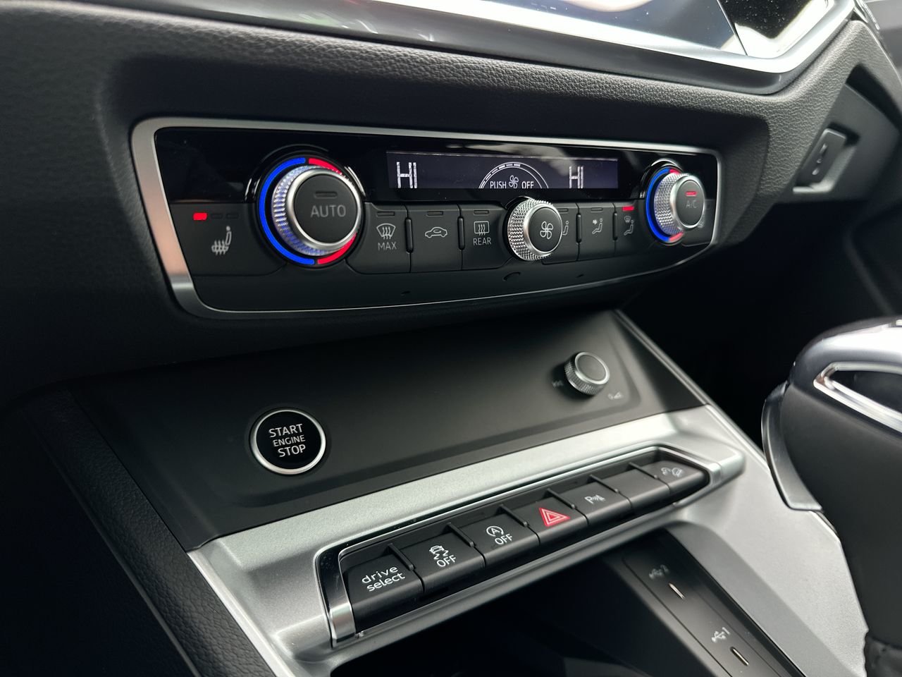 2025 Audi Q3 45, Vancouver, Cash