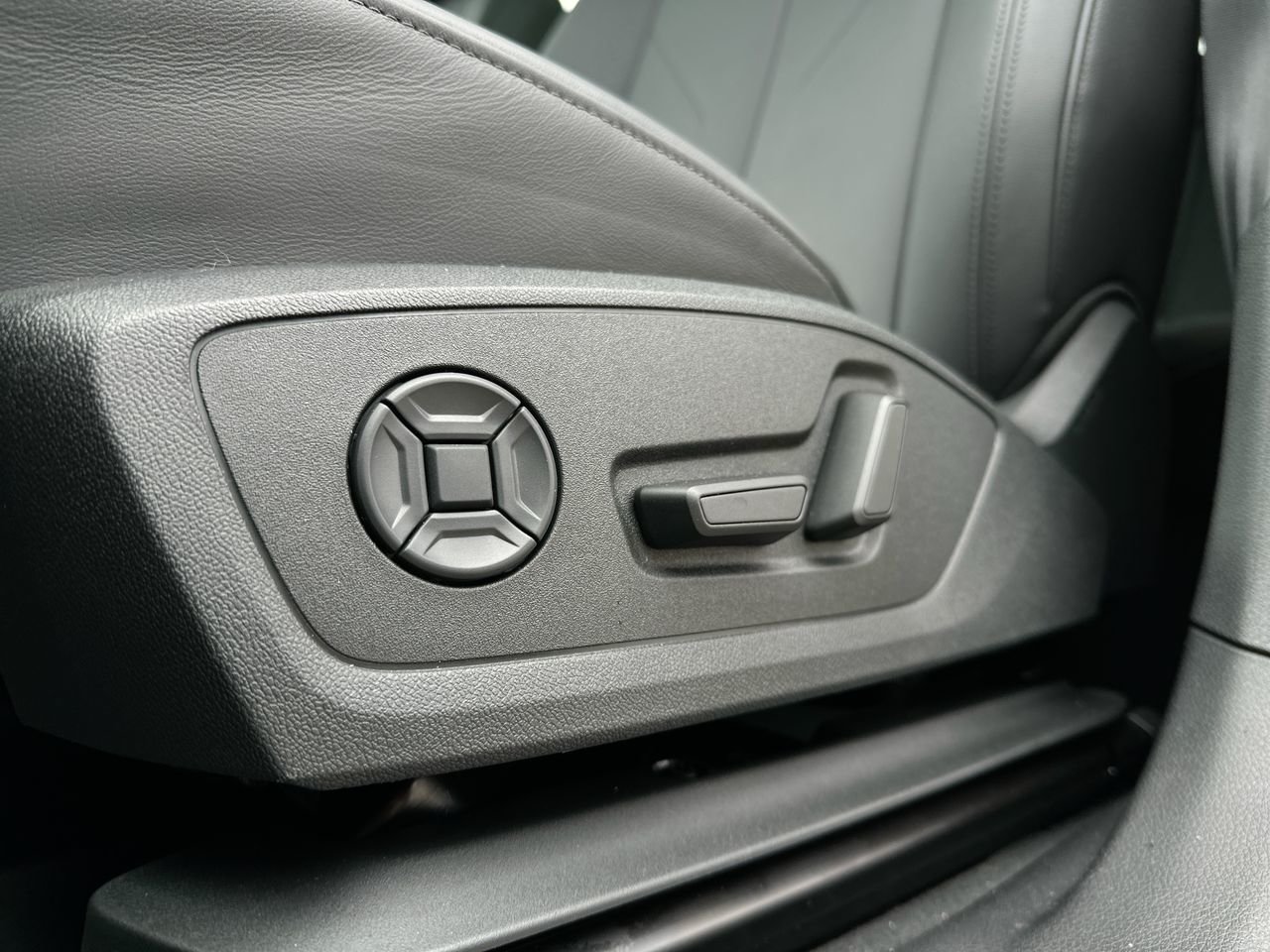 2025 Audi Q3 45, Vancouver, Cash