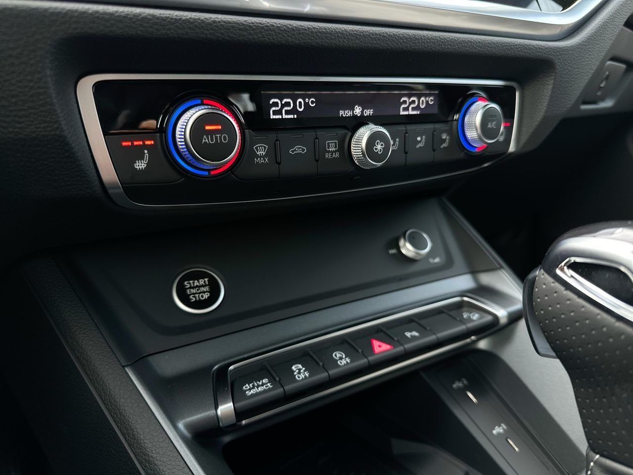 2025 Audi Q3 45 Progressiv, Vancouver, Cash