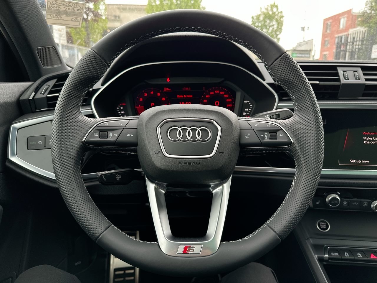 2025 Audi Q3 45 Progressiv, Vancouver, Cash