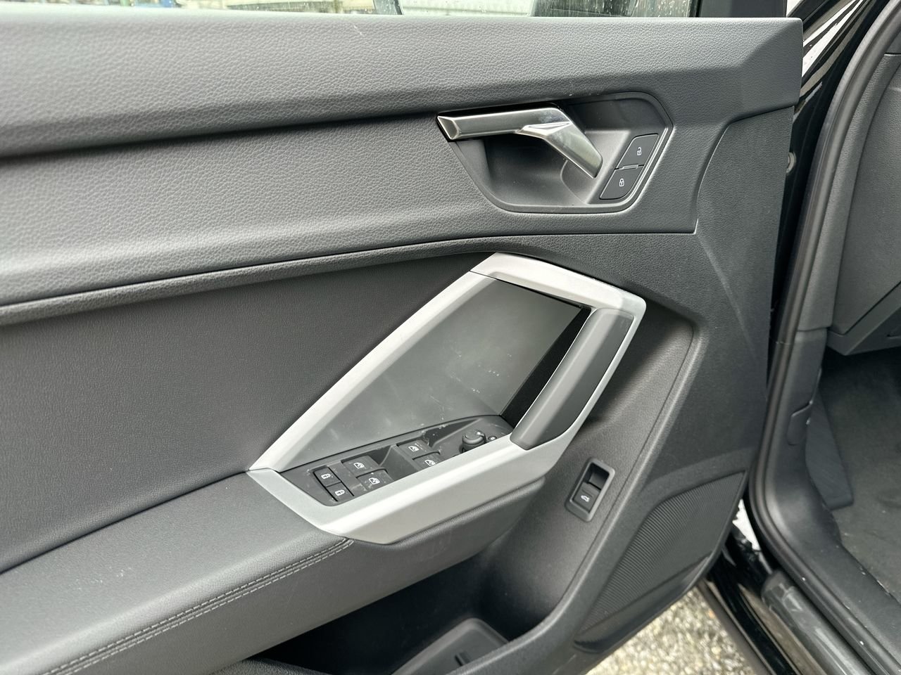 2025 Audi Q3 40, Vancouver, Cash