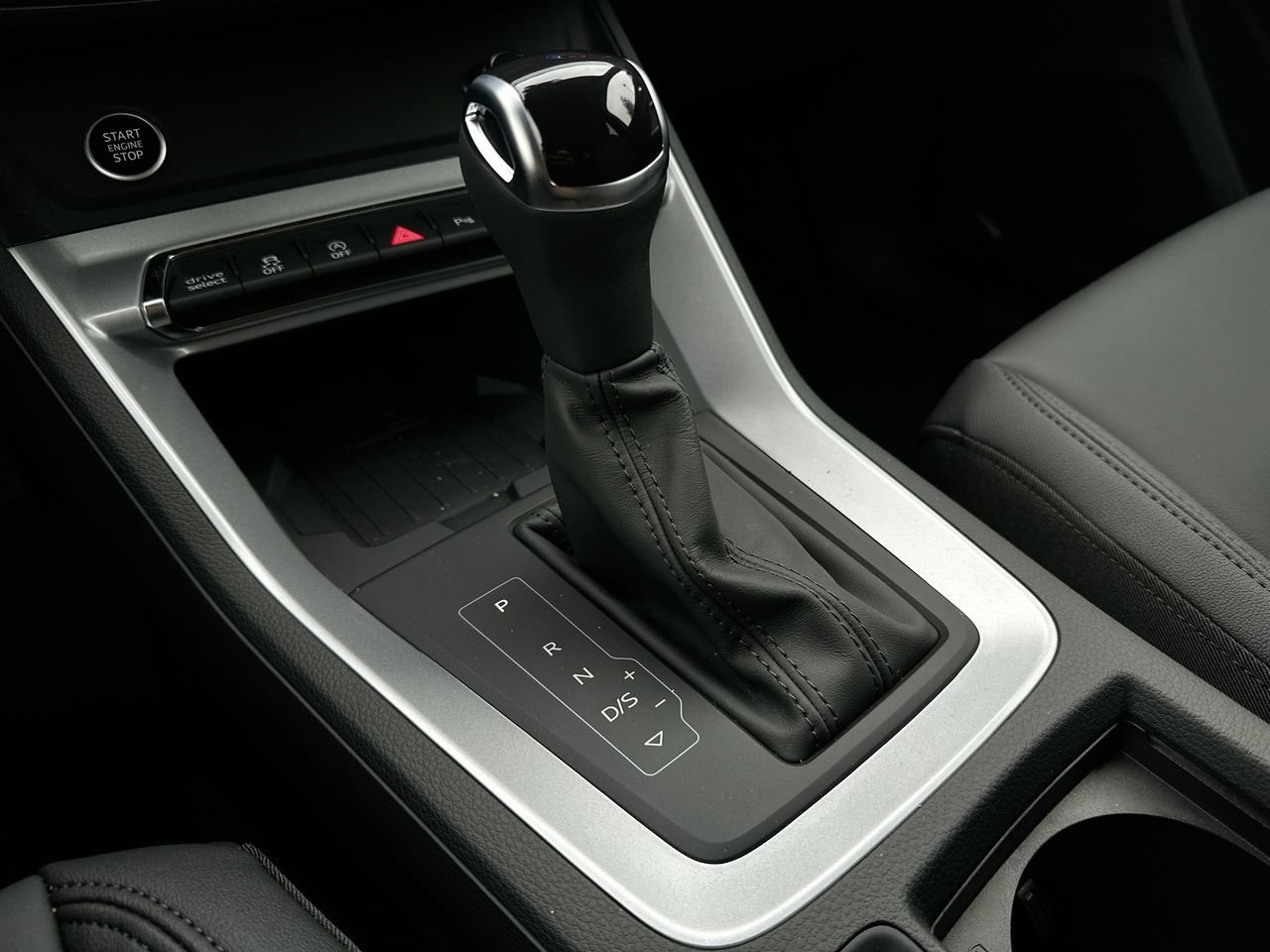 2025 Audi Q3 40, Vancouver, Cash
