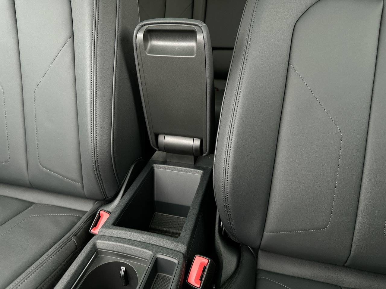 2025 Audi Q3 40, Vancouver, Cash