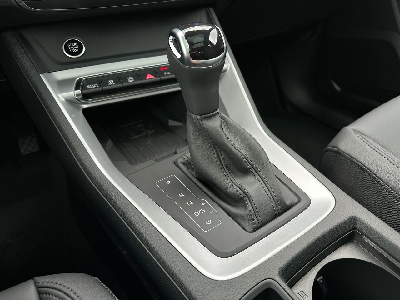 2025 Audi Q3 40, Vancouver, Cash