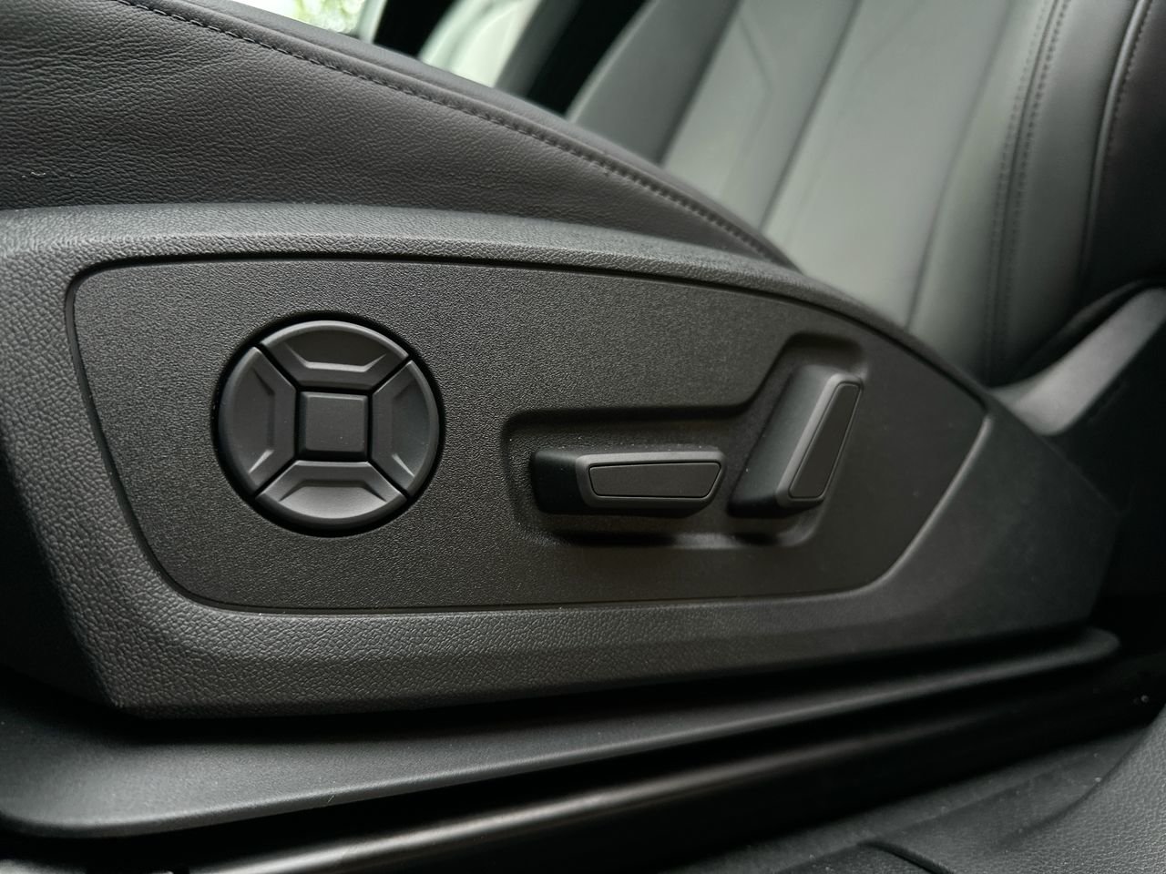 2025 Audi Q3 45, Vancouver, Cash