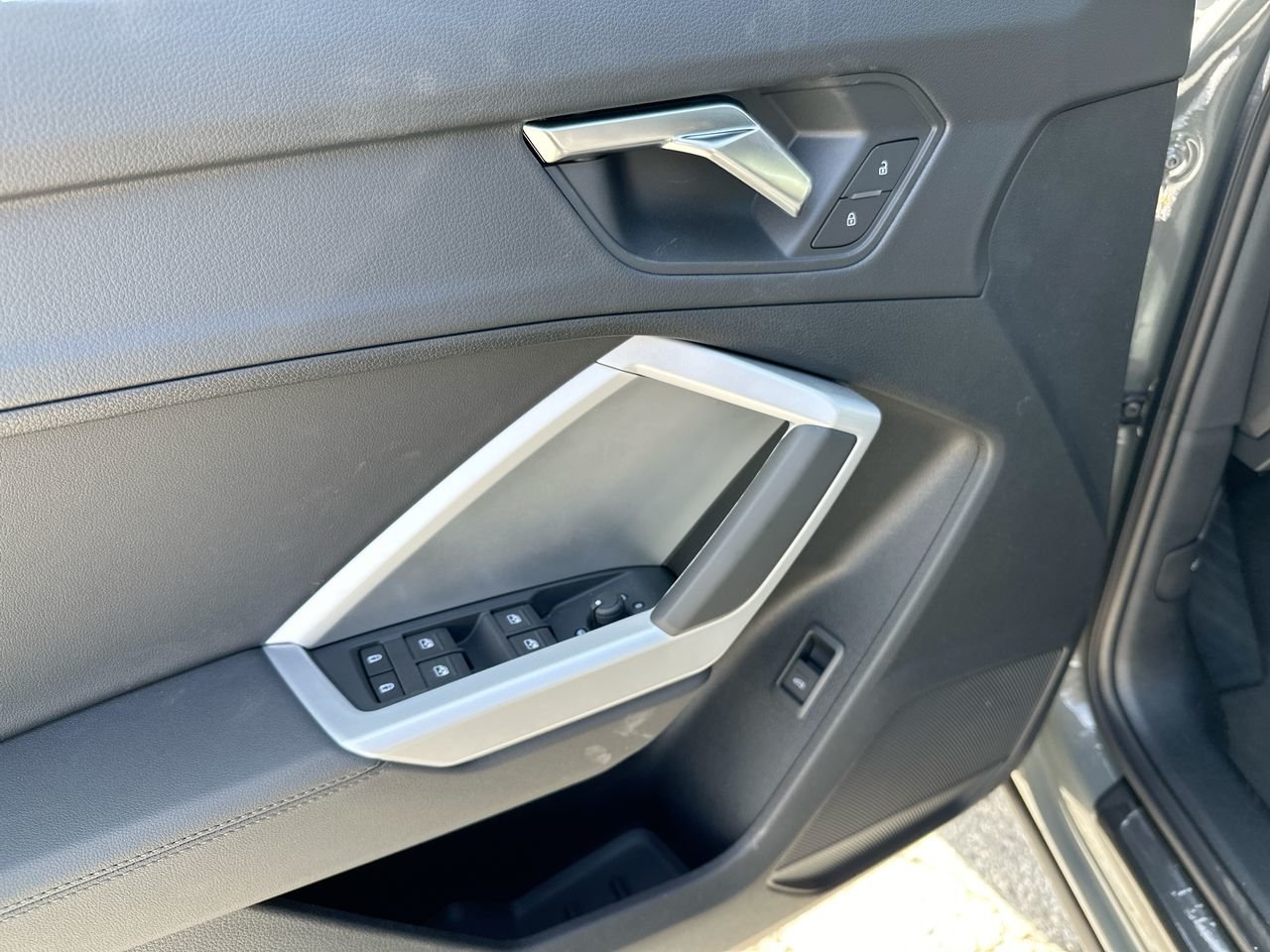 2025 Audi Q3 40, Vancouver, Cash