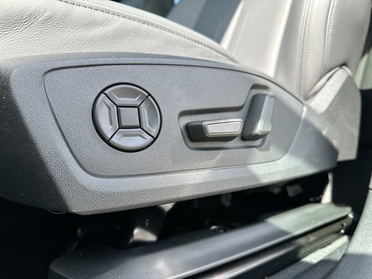 2025 Audi Q3 40, Vancouver, Cash