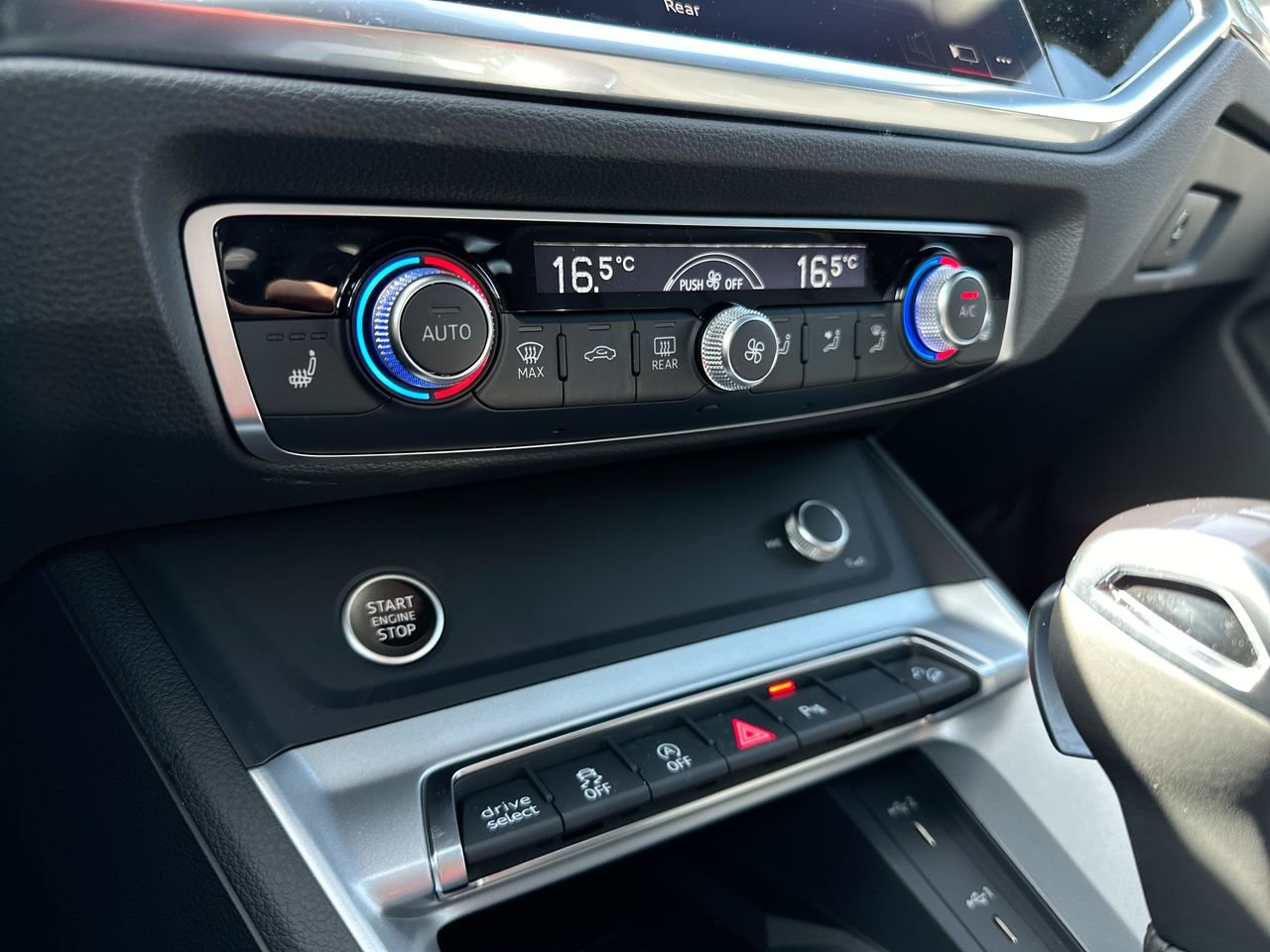2025 Audi Q3 40, Vancouver, Cash