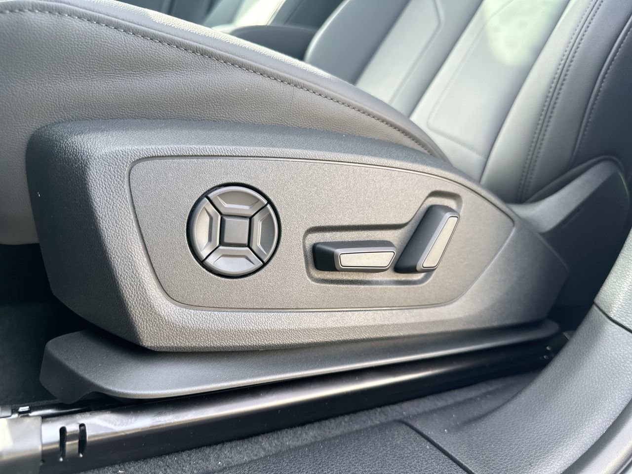 2025 Audi Q3 45, Vancouver, Cash