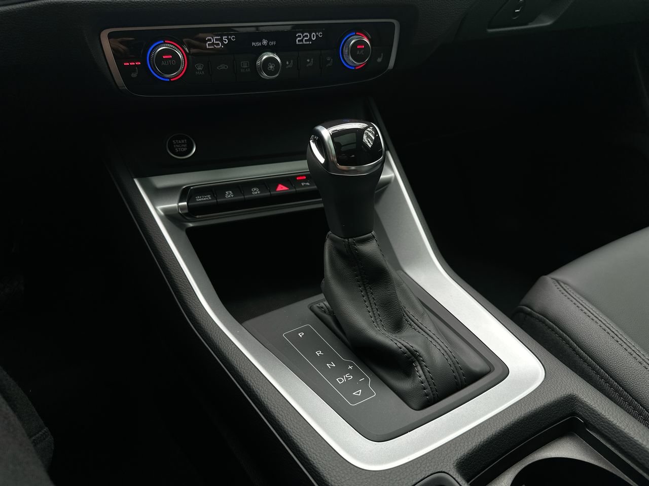 2025 Audi Q3 40, Vancouver, Cash