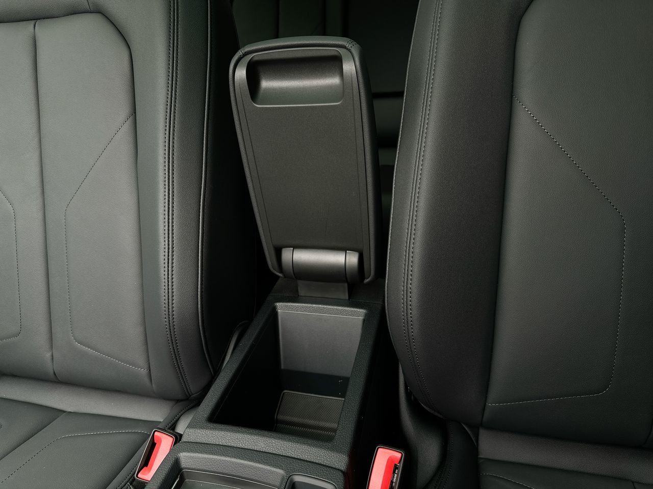 2025 Audi Q3 40, Vancouver, Cash