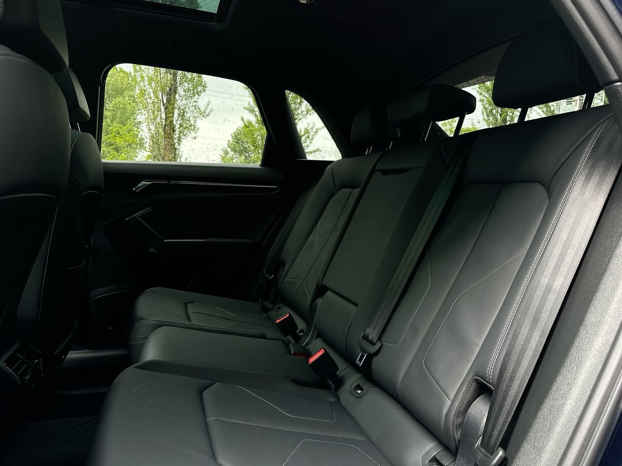 2025 Audi Q3 45 Progressiv, Vancouver, Cash