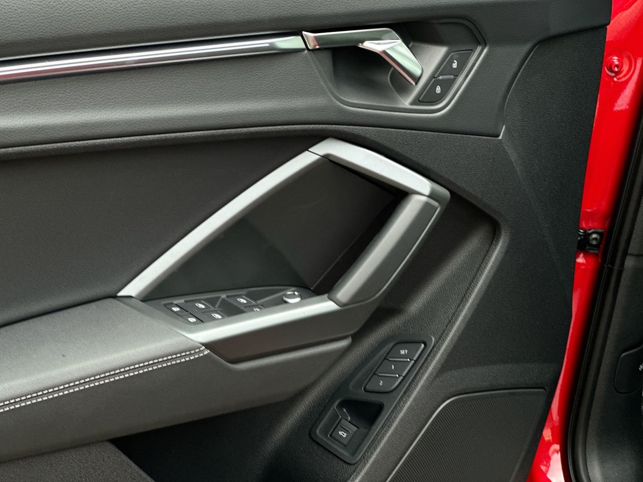 2025 Audi Q3 45 Progressiv, Vancouver, Cash