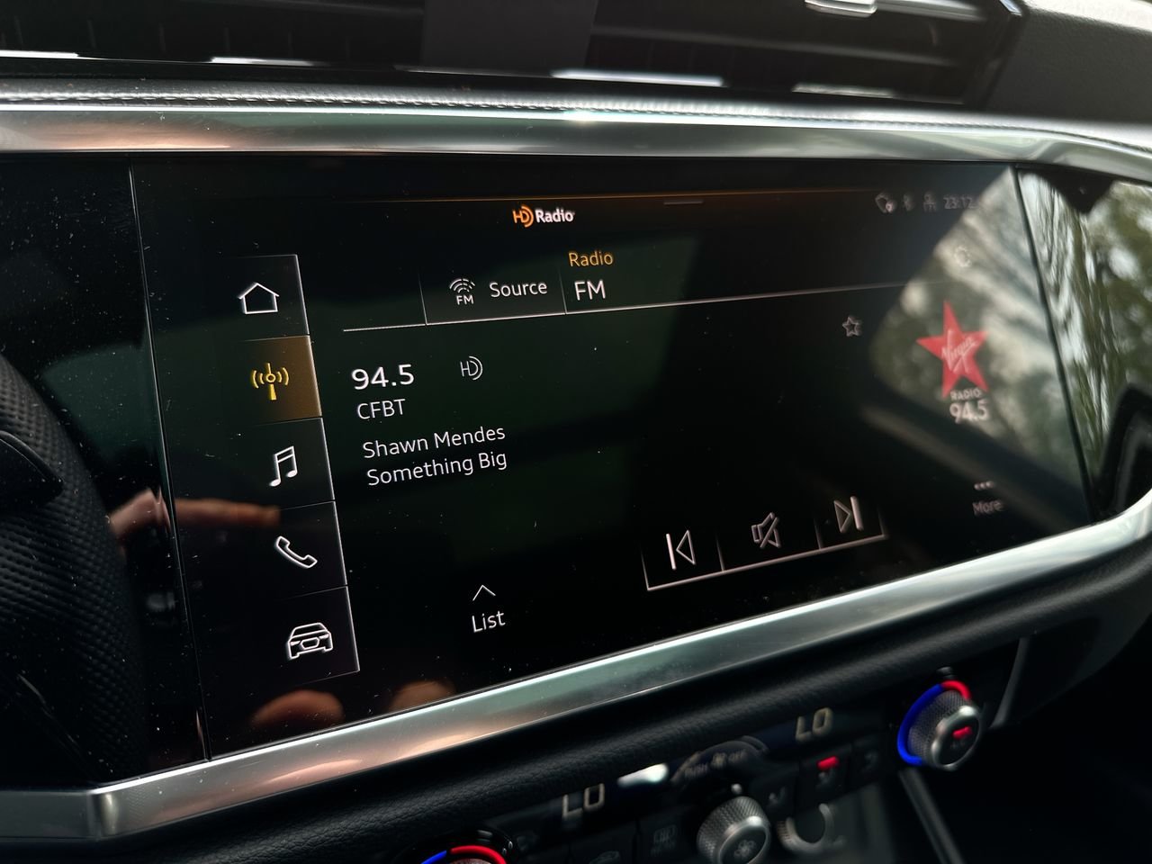2025 Audi Q3 45 Progressiv, Vancouver, Cash