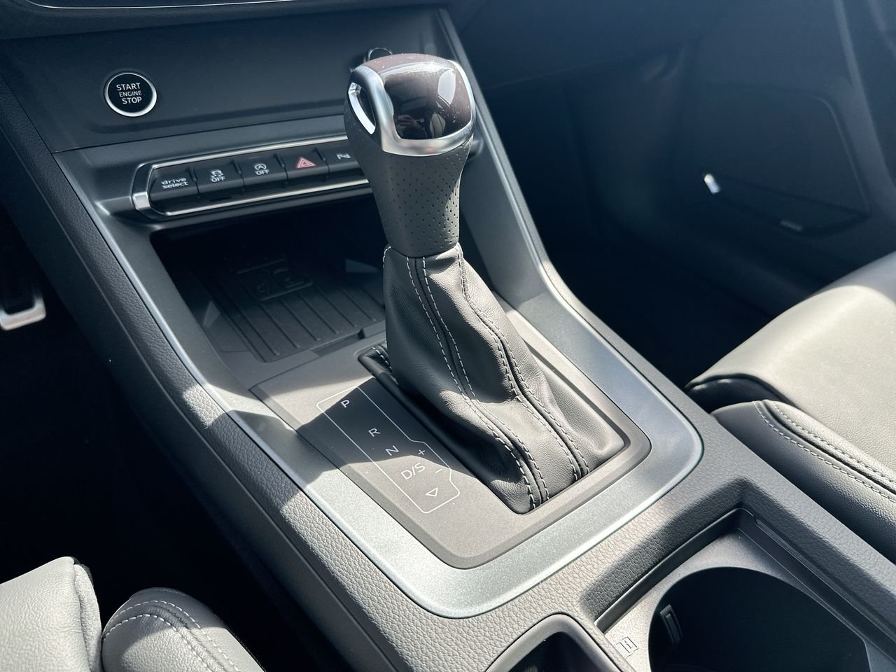 2025 Audi Q3 45 Progressiv, Vancouver, Cash
