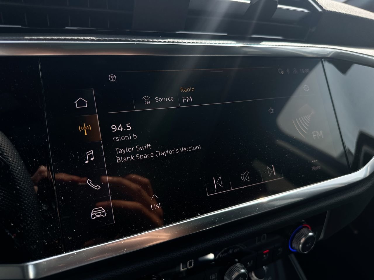 2025 Audi Q3 45 Progressiv, Vancouver, Cash