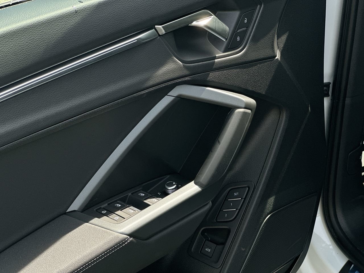 2025 Audi Q3 45 Progressiv, Vancouver, Cash