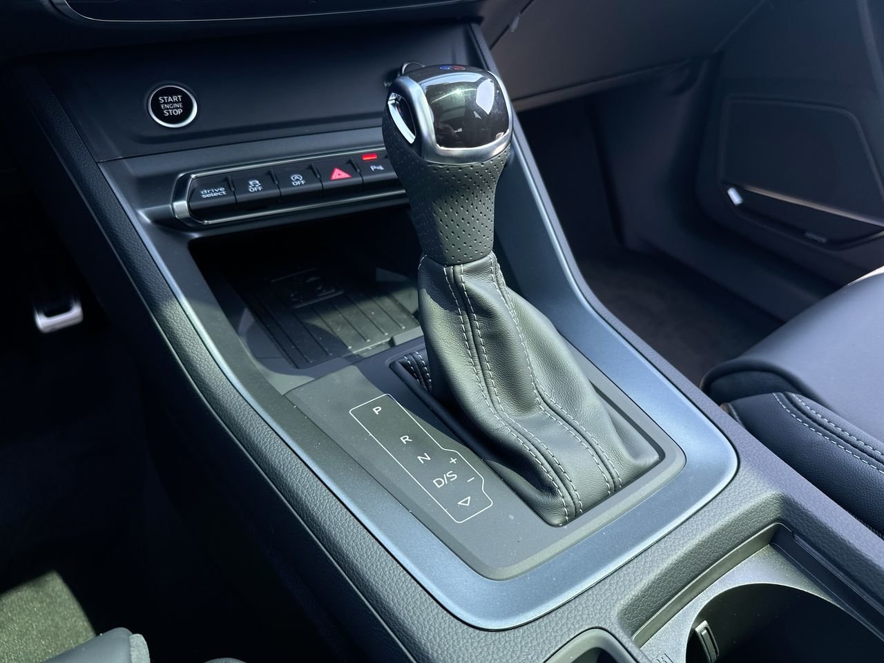 2025 Audi Q3 45 Progressiv, Vancouver, Cash