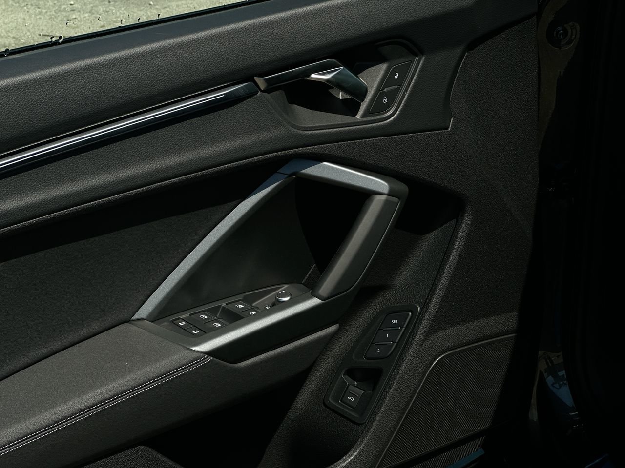 2025 Audi Q3 45 Progressiv, Vancouver, Cash