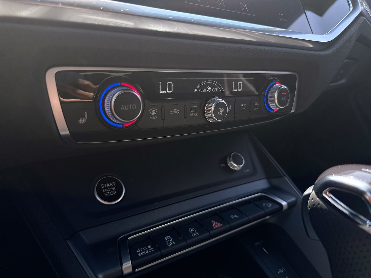 2025 Audi Q3 45 Progressiv, Vancouver, Cash