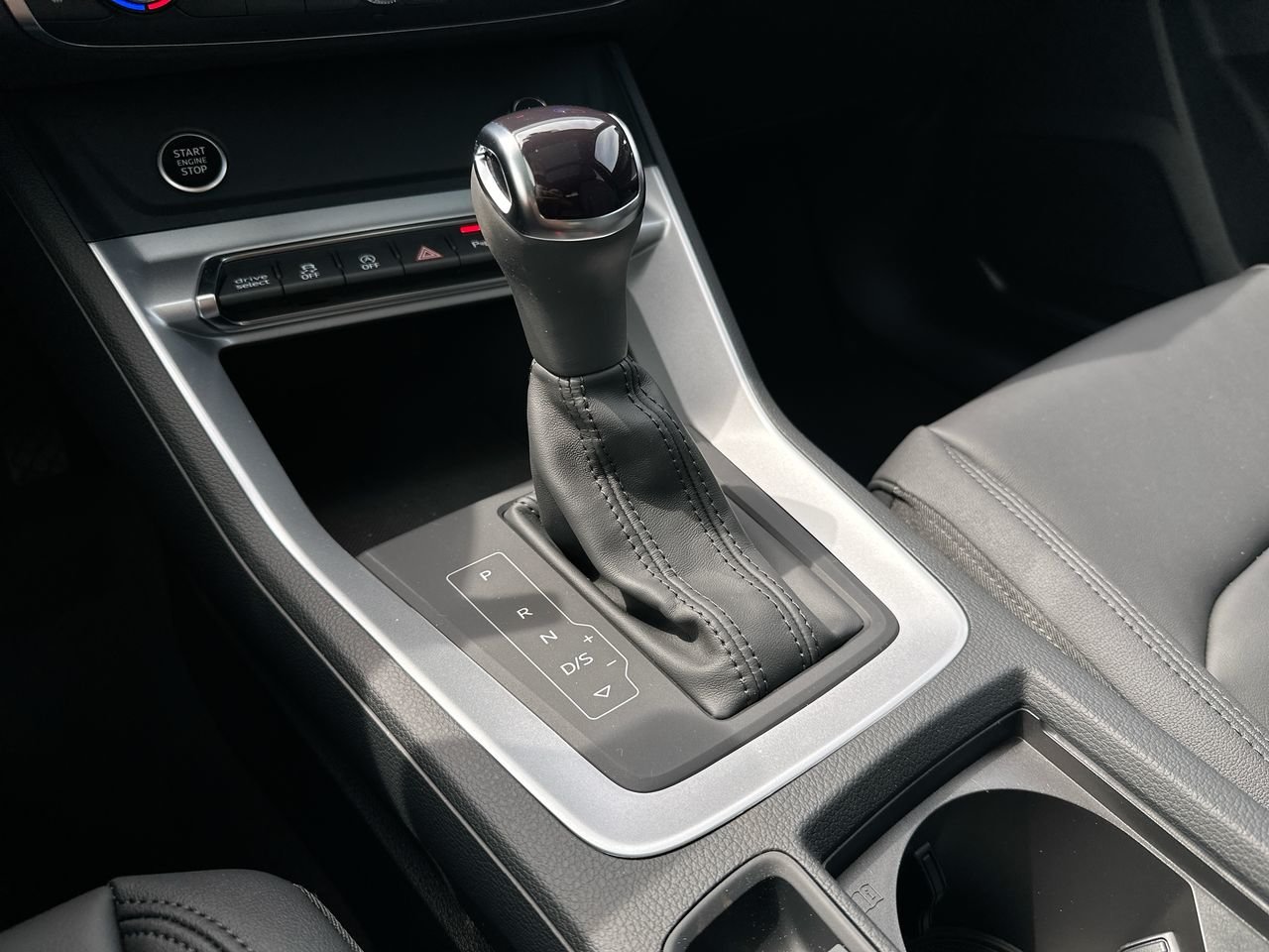 2025 Audi Q3 40, Vancouver, Cash