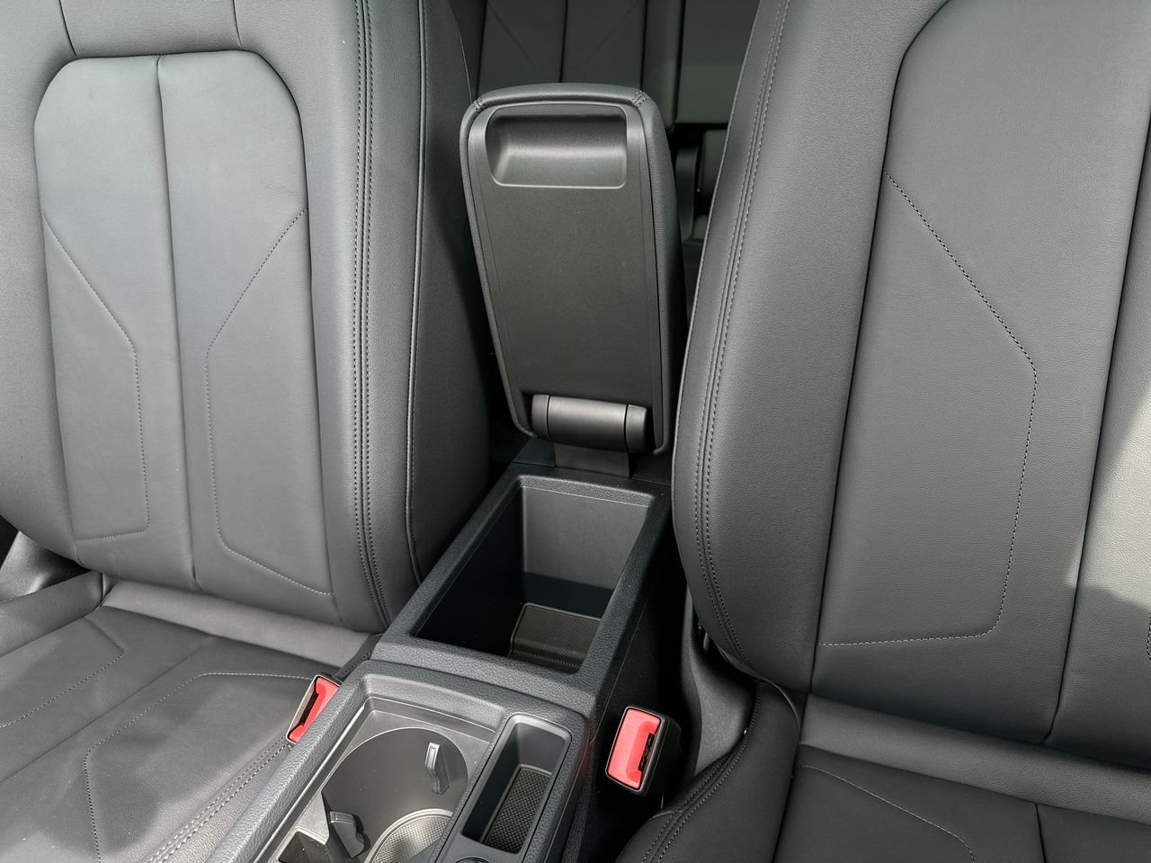 2025 Audi Q3 40, Vancouver, Cash
