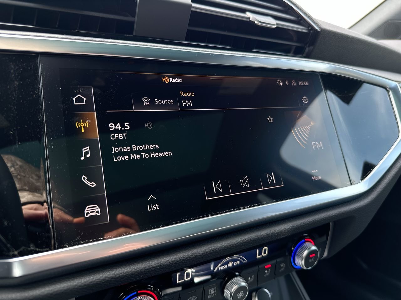 2025 Audi Q3 40, Vancouver, Cash