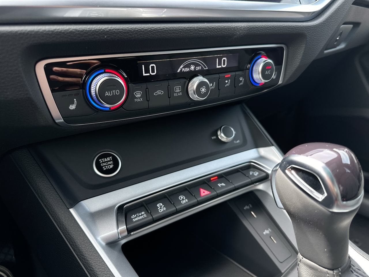 2025 Audi Q3 40, Vancouver, Cash