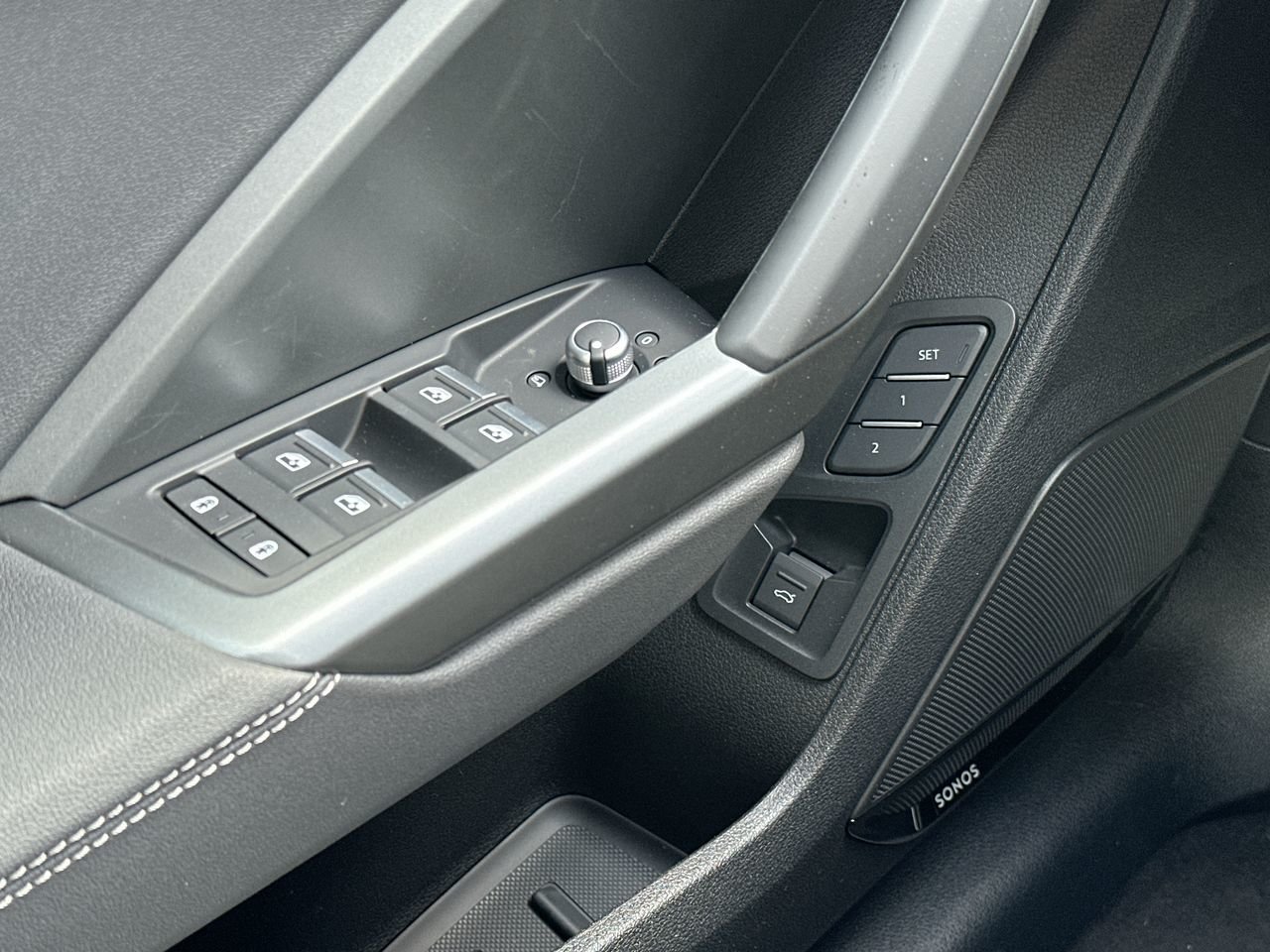 2025 Audi Q3 45 Technik, Vancouver, Cash