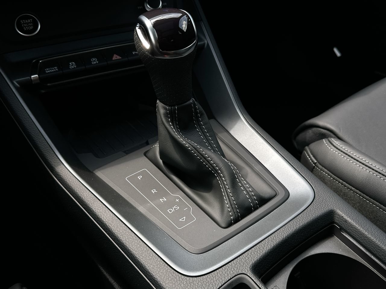 2025 Audi Q3 45 Technik, Vancouver, Cash