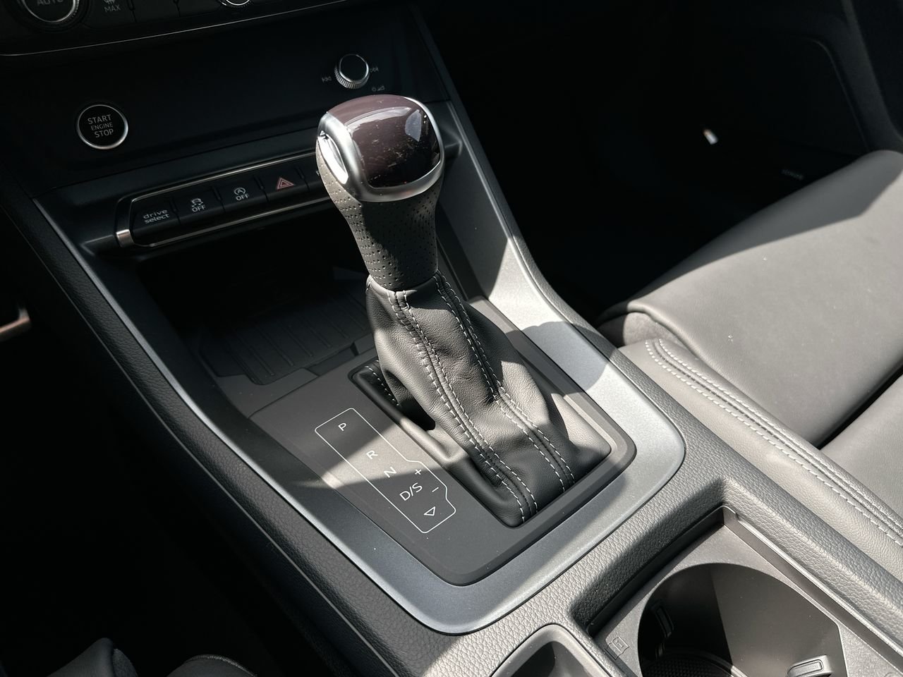 2025 Audi Q3 45 Progressiv, Vancouver, Cash