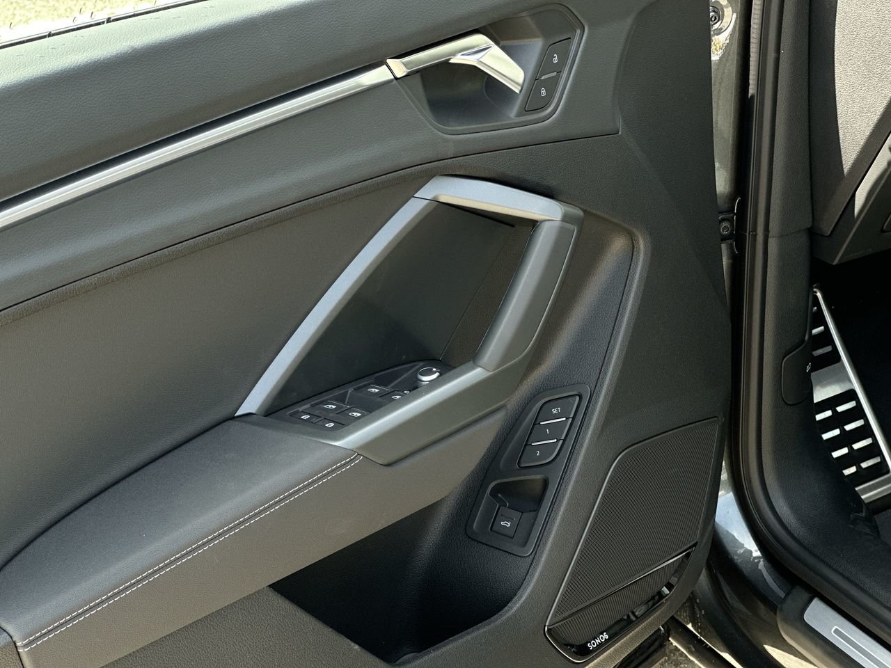 2025 Audi Q3 45 Progressiv, Vancouver, Cash