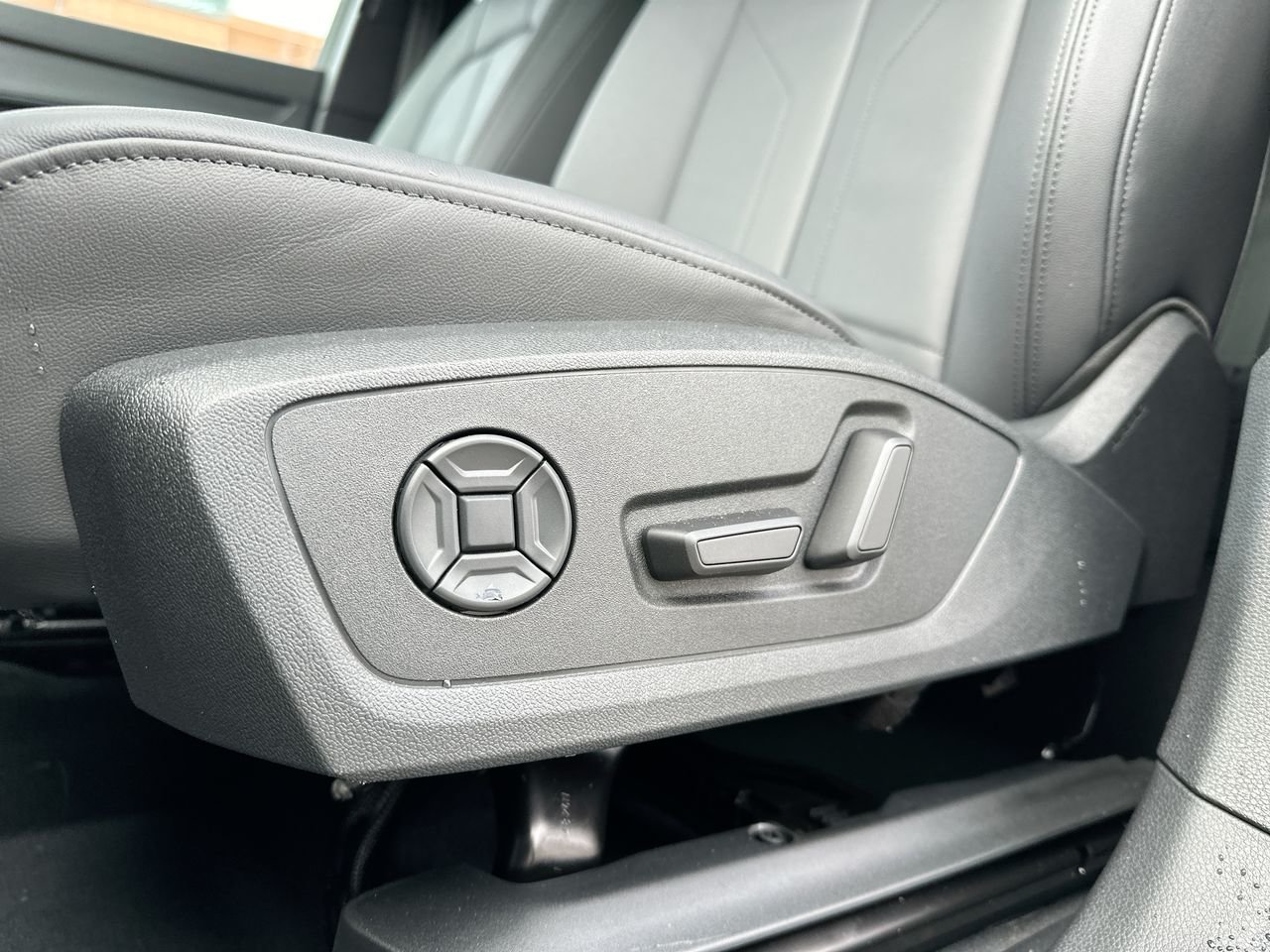 2025 Audi Q3 45, Vancouver, Cash