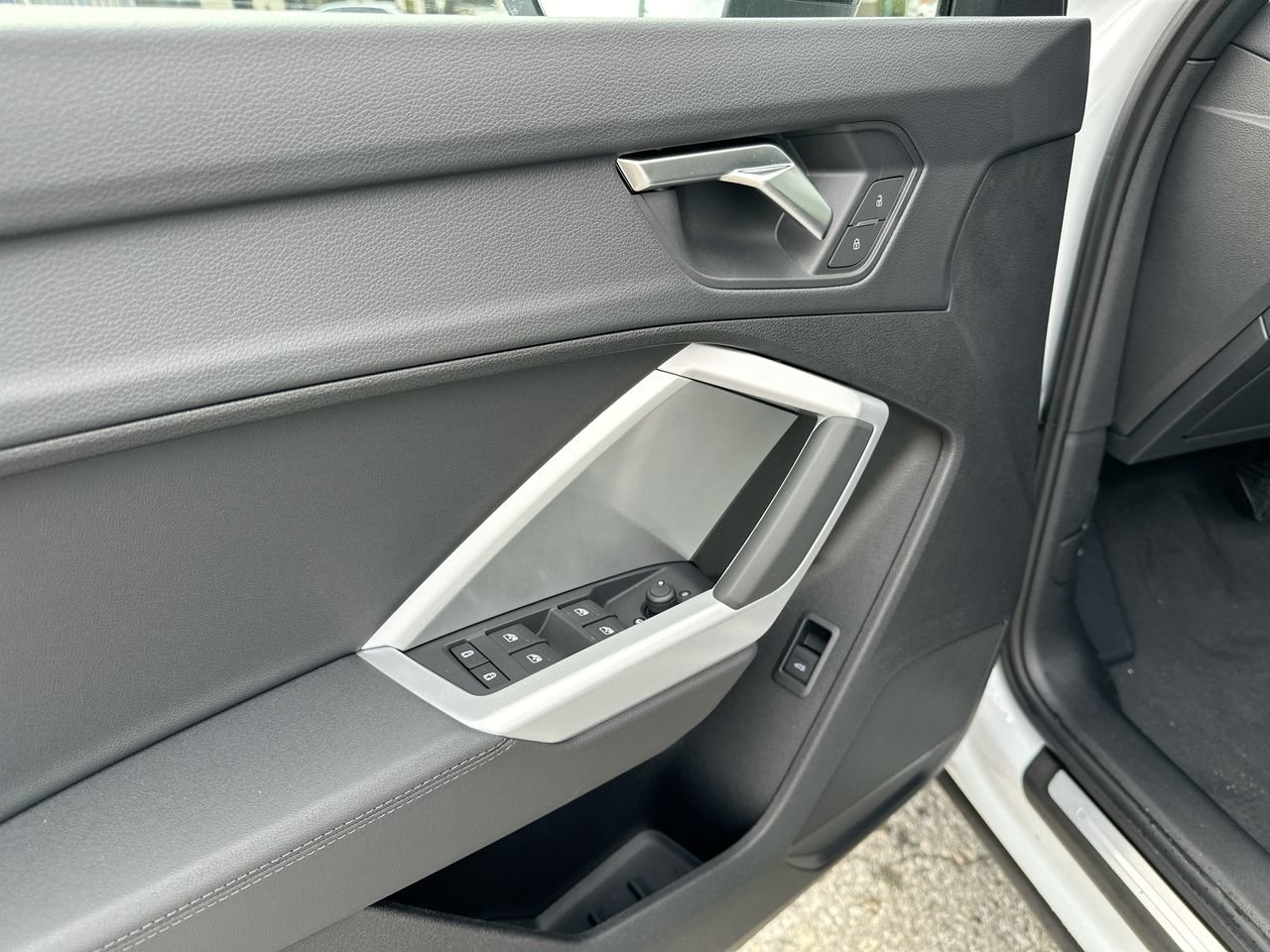 2025 Audi Q3 45, Vancouver, Cash