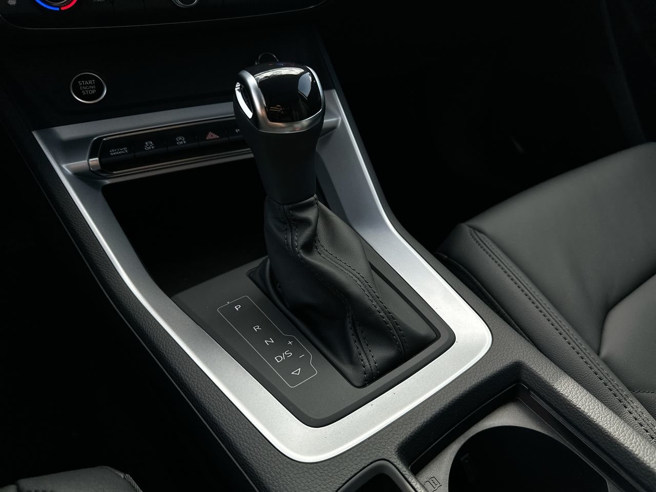 2025 Audi Q3 40, Vancouver, Cash