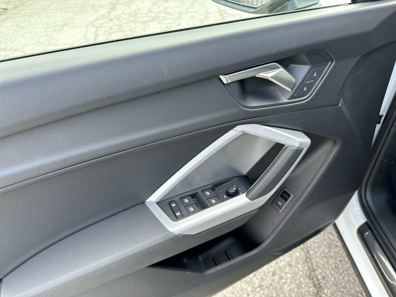 2025 Audi Q3 40, Vancouver, Cash