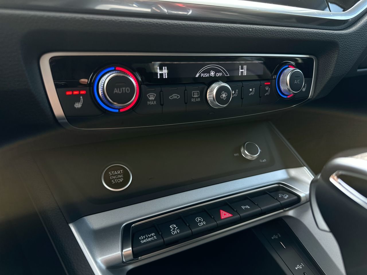 2025 Audi Q3 40, Vancouver, Cash