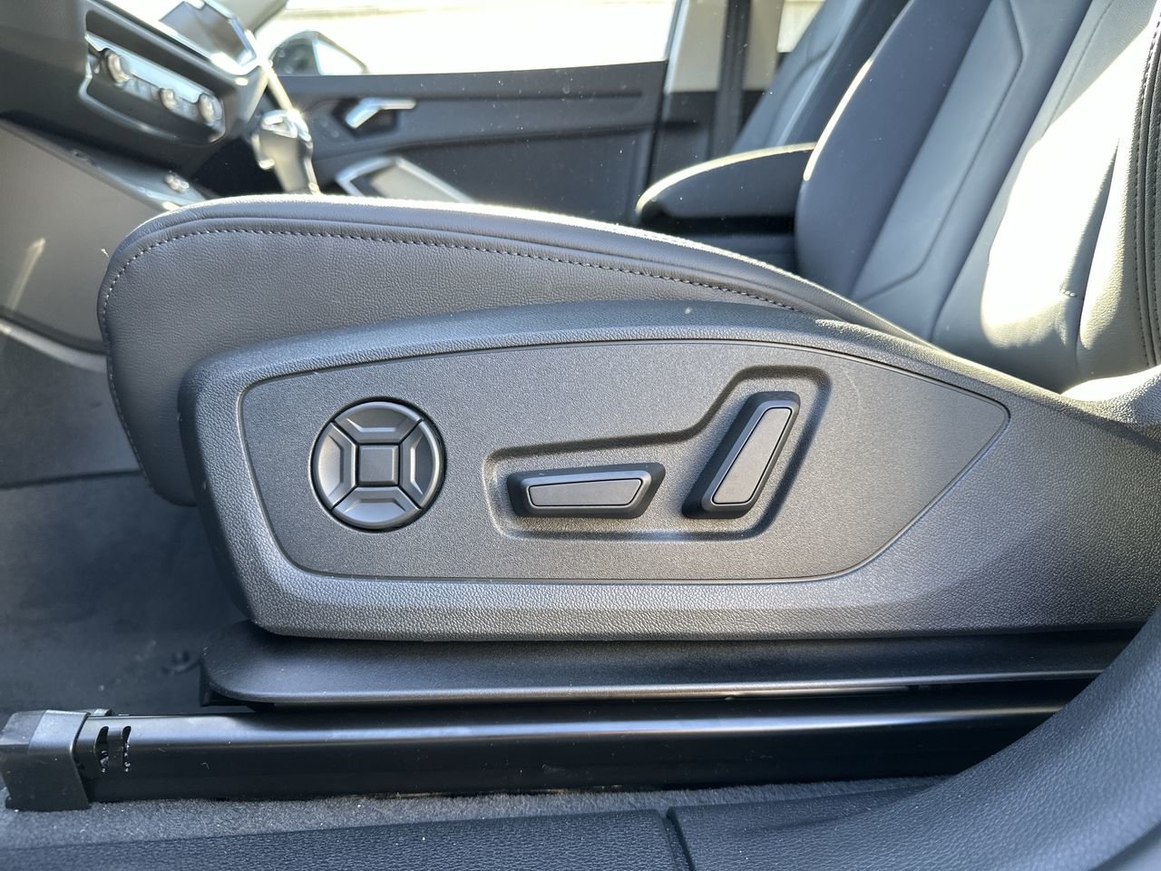 2025 Audi Q3 45, Vancouver, Cash