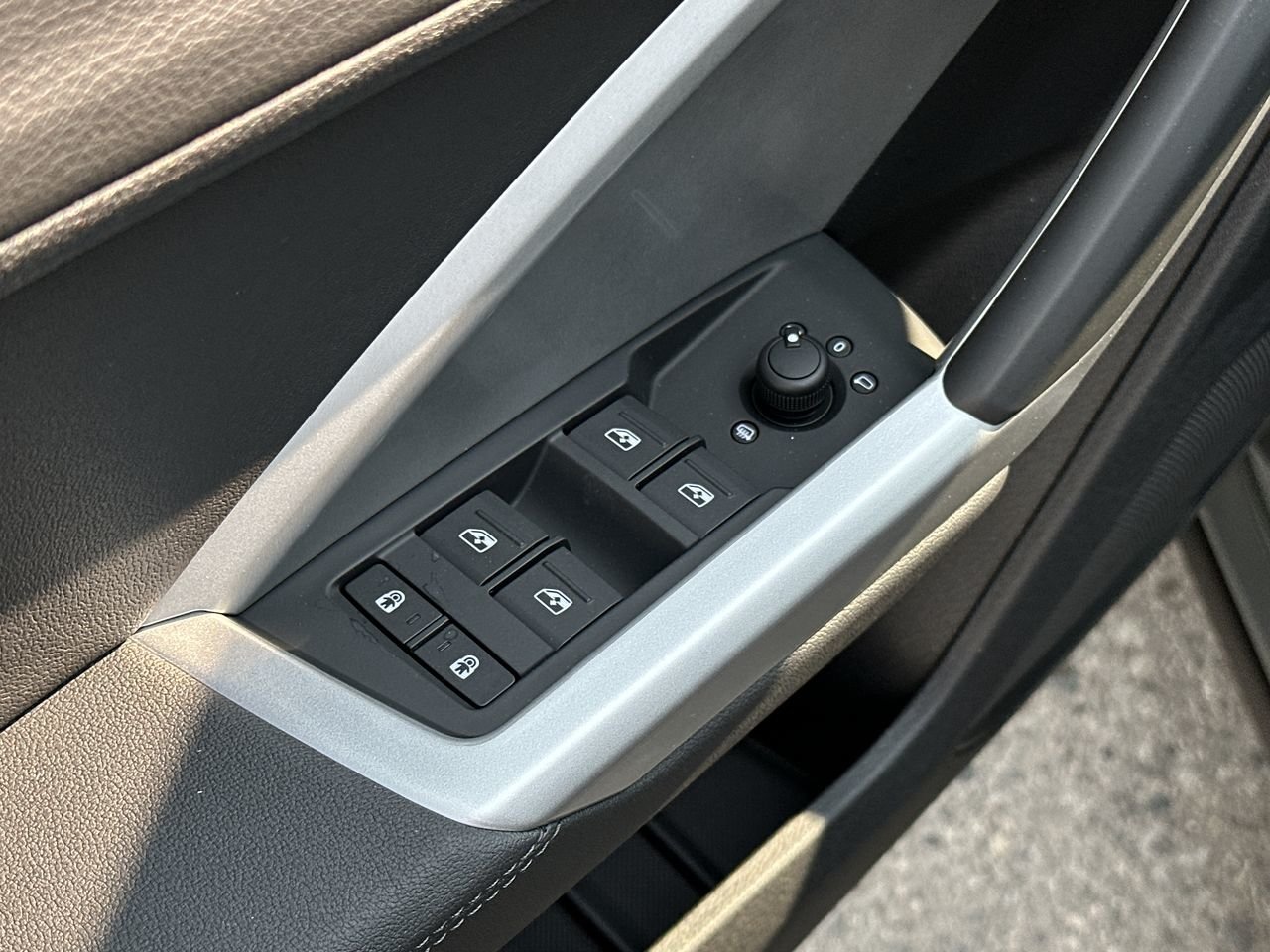 2025 Audi Q3 40, Vancouver, Cash