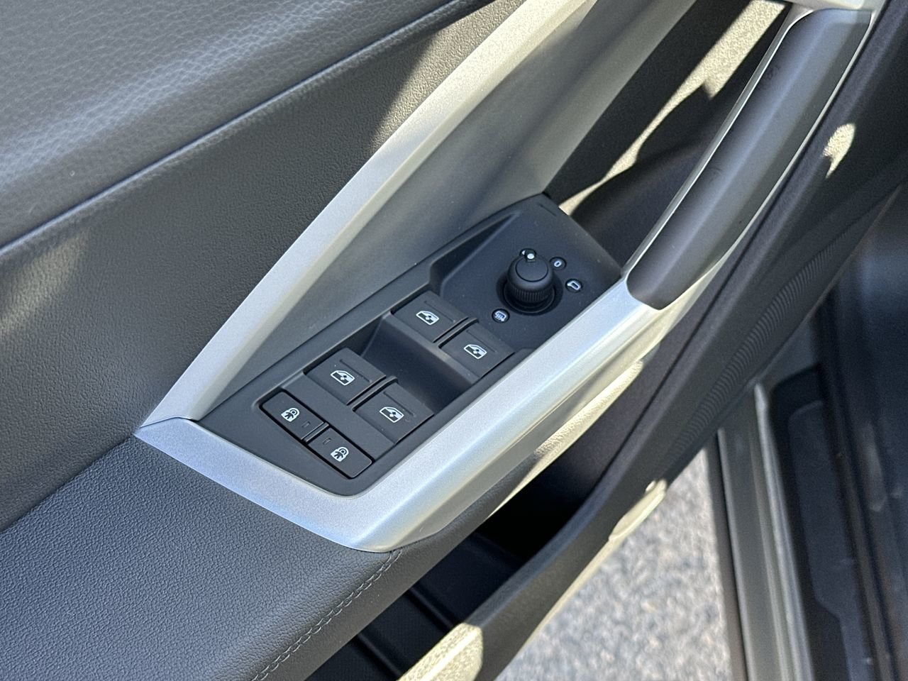 2025 Audi Q3 40, 温哥华, 全款车