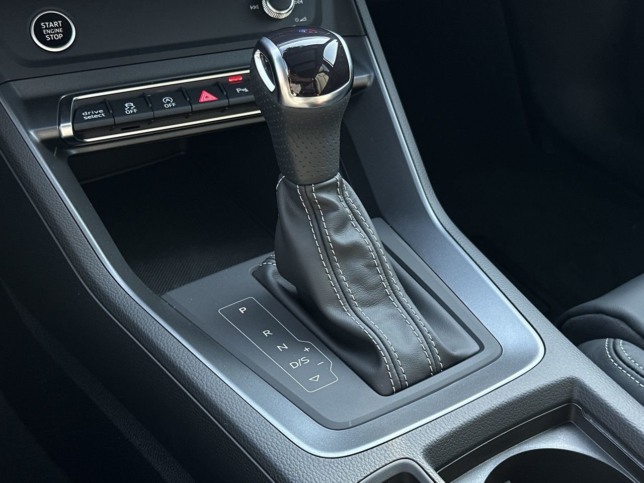 2025 Audi Q3 45 Progressiv, Vancouver, Cash