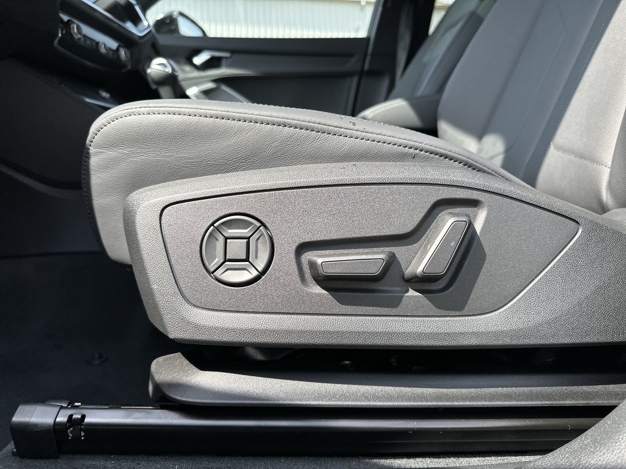 2025 Audi Q3 40, 温哥华, 全款车